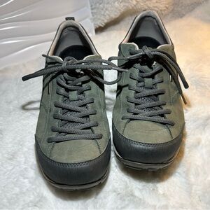 Dansko Paisley Shoes Womens  41 Us 10.5 Waterproof Vibram Suede Walking Sneaker